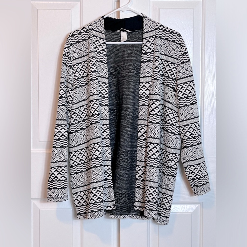 H&M Black & White Sweater, Open Front, Geometric Print, Lightweight